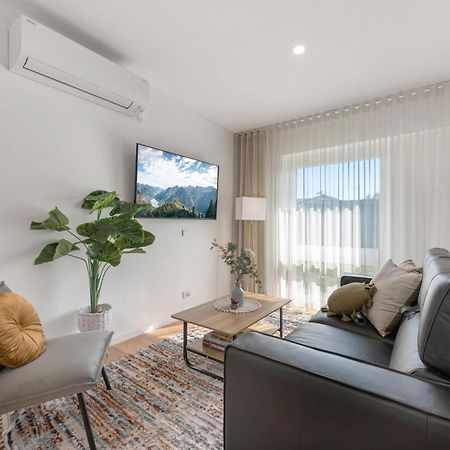 Comfy Studio With Shared Backyard Near Racecourse Carnegie Bagian luar foto