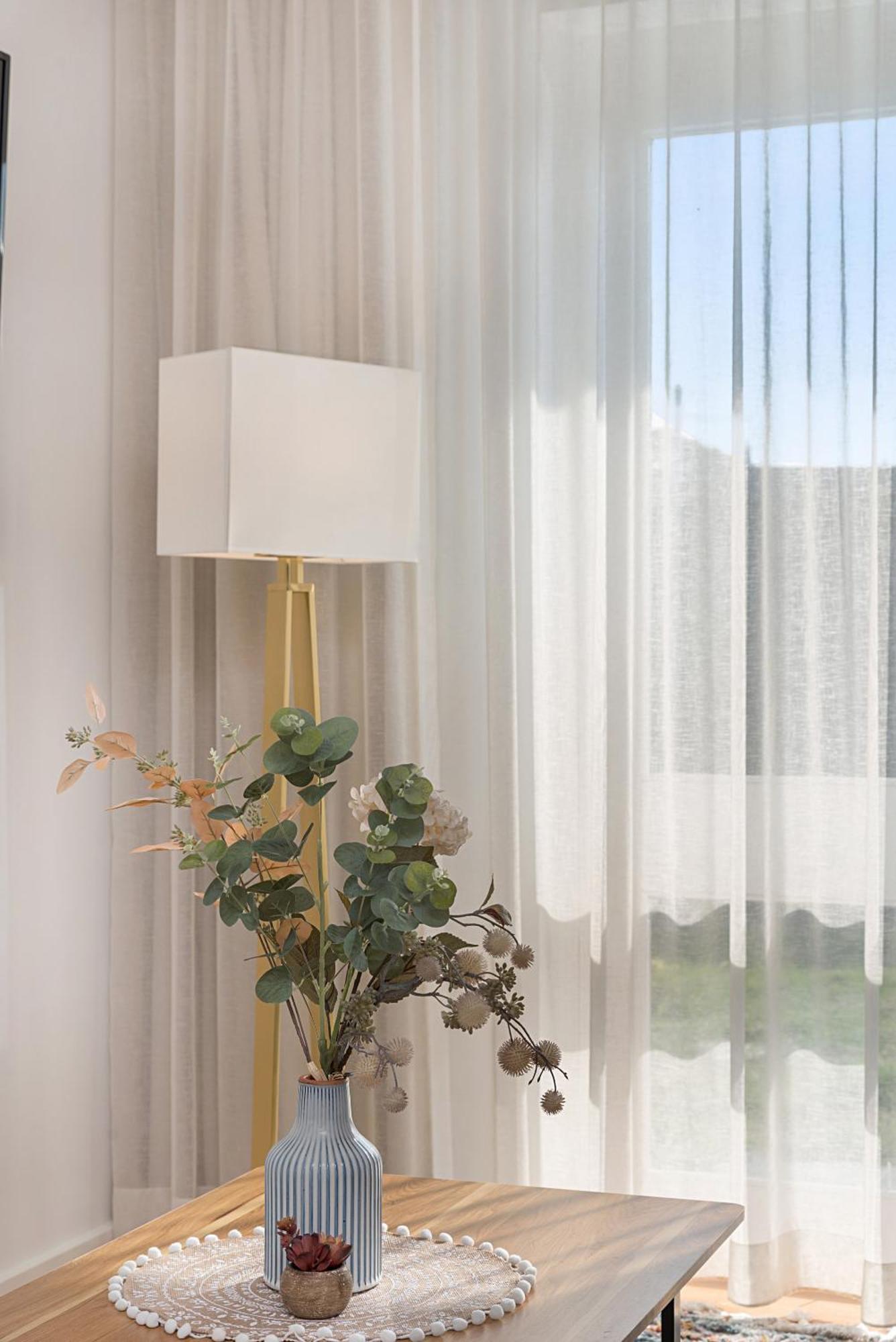 Comfy Studio With Shared Backyard Near Racecourse Carnegie Bagian luar foto