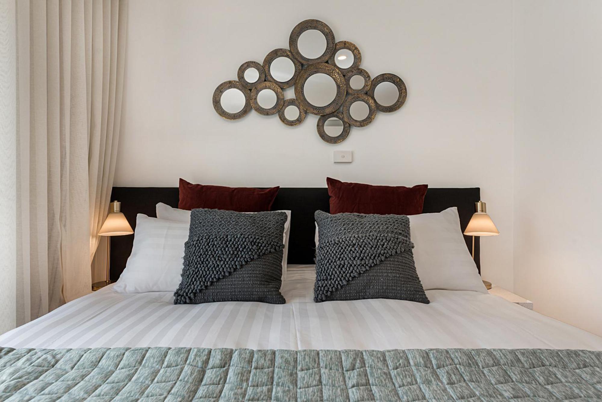 Comfy Studio With Shared Backyard Near Racecourse Carnegie Bagian luar foto