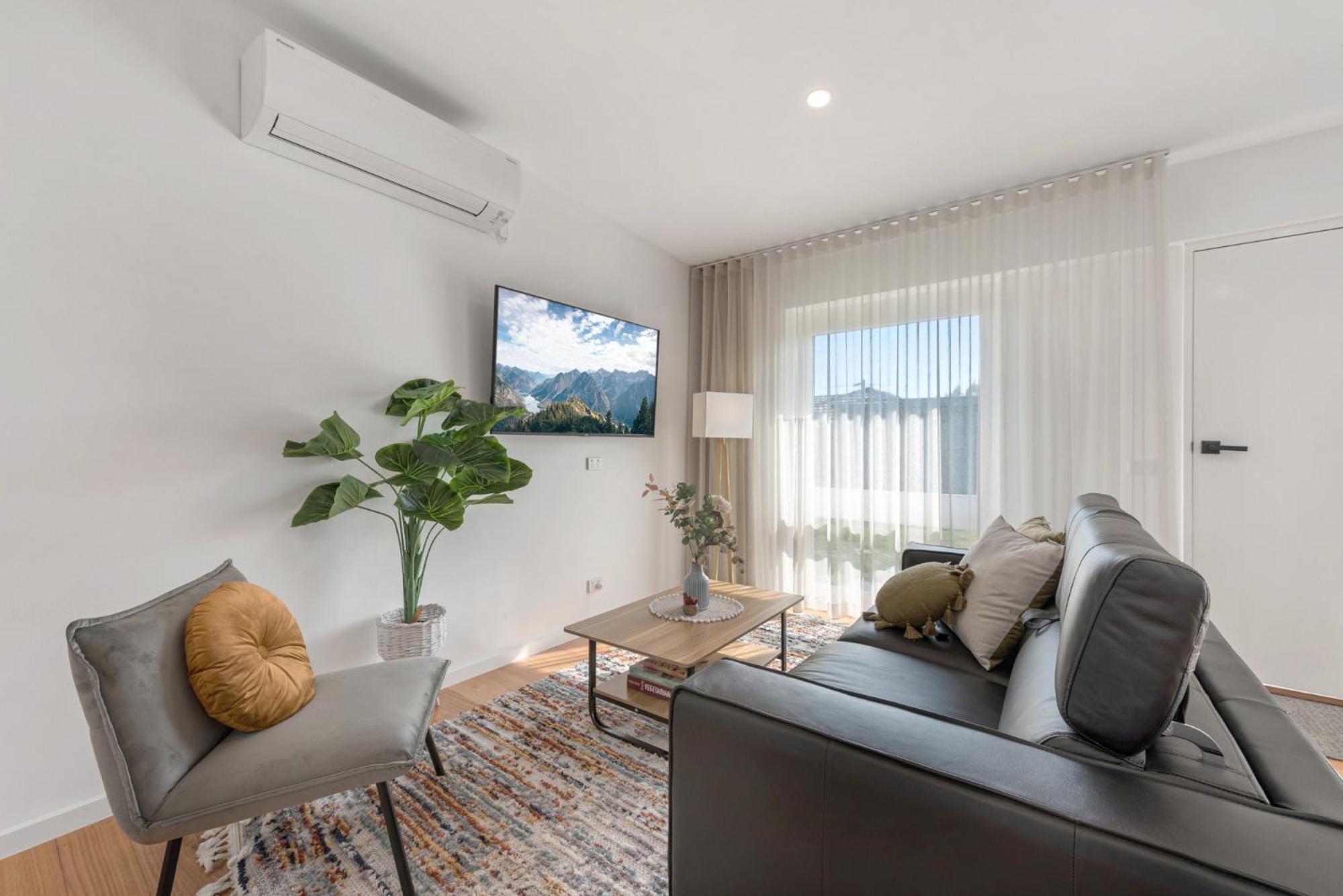 Comfy Studio With Shared Backyard Near Racecourse Carnegie Bagian luar foto