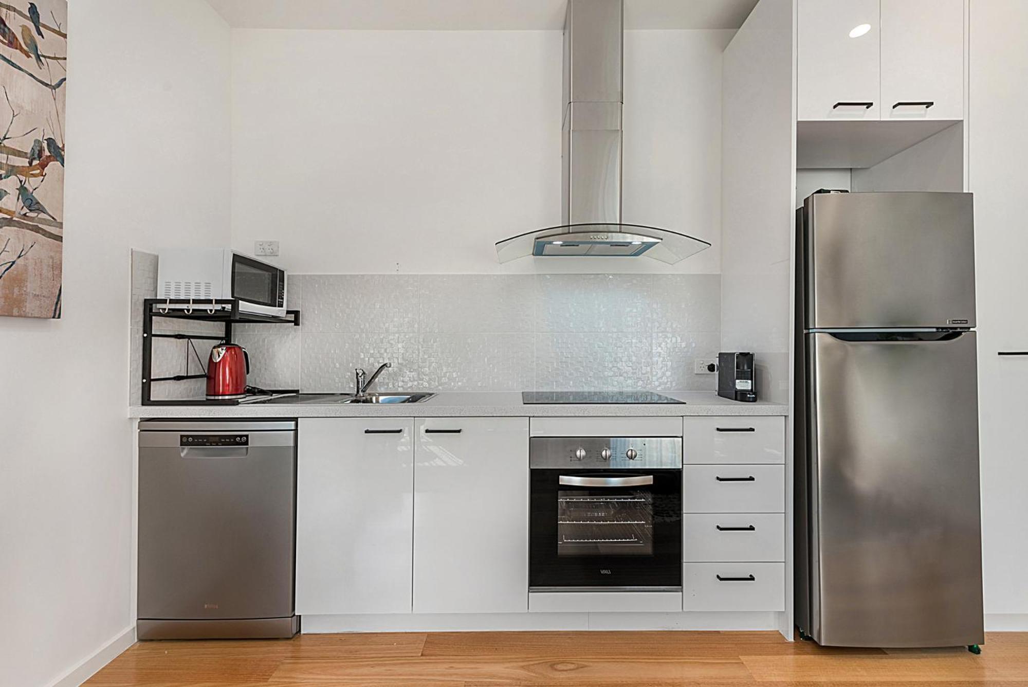 Comfy Studio With Shared Backyard Near Racecourse Carnegie Bagian luar foto